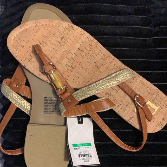 Dana Buchman sandals with trap - Picture 2 of 3